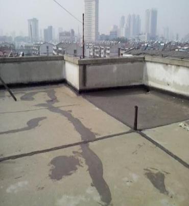 句容漏水维修 楼顶漏水是什么原因，楼顶漏水维修方法是什么?